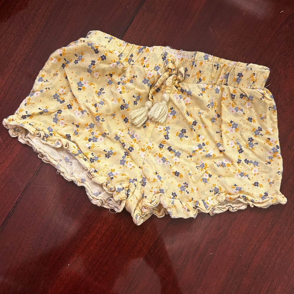 btween Yellow Floral Print Shorts